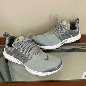 Nike Presto React gray athletic shoes